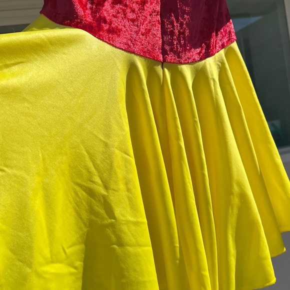 Snow White Costume - Red, Blue, Yellow - Picture 5 of 8